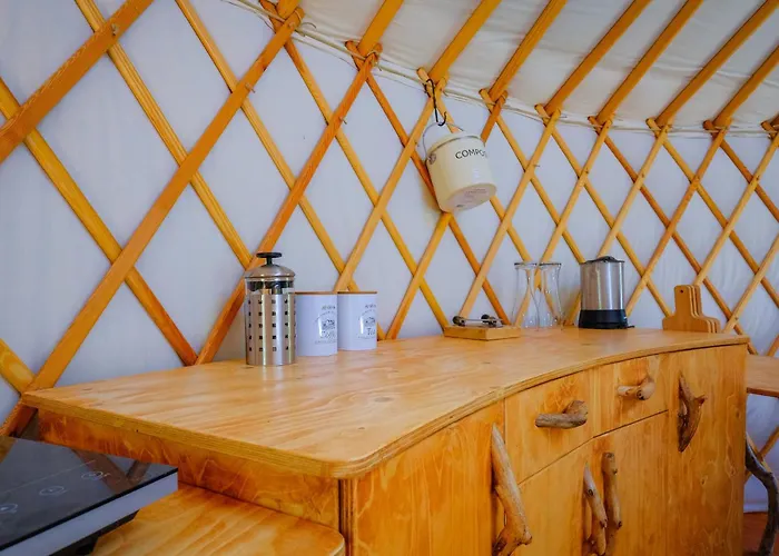 Weinrote Jurte Fuer Geniesser Luxuszelt *